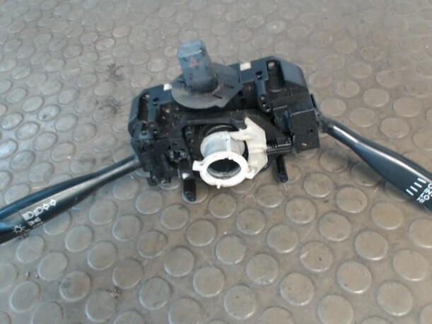 Foto: BLINKSCHALTER/KOMBISCHALTER eines Daihatsu Cuore 1.0 Top