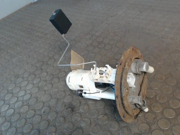 Foto: KRAFTSTOFFPUMPE eines Daihatsu Cuore 1.0 Top