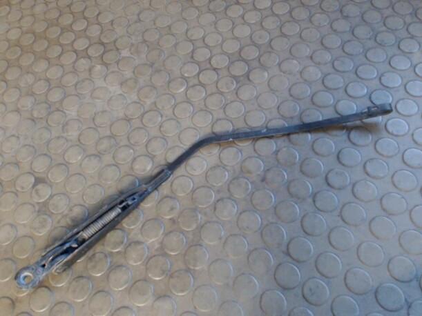 Foto: SCHEIBENWISCHERARM HINTEN eines Opel Agila 1.0 12 V CD