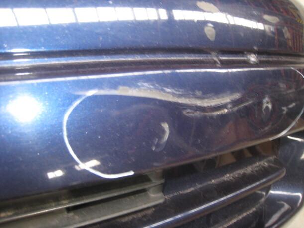 Foto: STOßFÄNGER / STOßSTANGE VORNE eines Opel Astra Caravan 16V CD