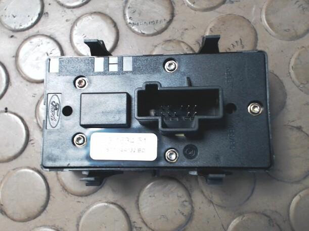 Foto: FENSTERHEBERSCHALTER eines Ford Mondeo 1.8 Turnier Top