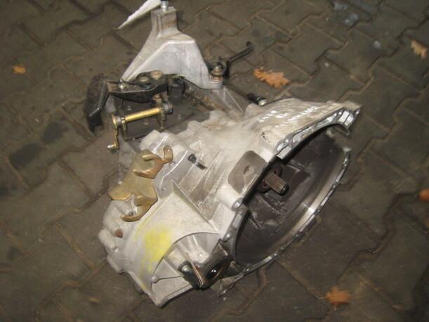 Foto: SCHALTGETRIEBE 5-GANG eines Ford Mondeo 1.8 Turnier Top