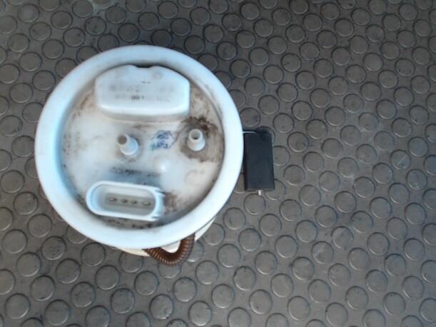 Foto: KRAFTSTOFFPUMPE / BENZINPUMPE eines VW Polo 50 Top