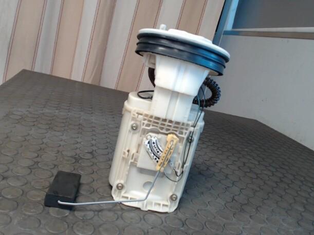 Foto: KRAFTSTOFFPUMPE / BENZINPUMPE eines VW Polo 50 Top