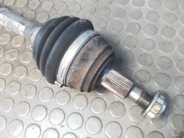 Foto: ANTRIEBSWELLE LINKS eines VW Golf 1.4 Top