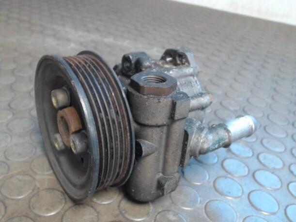 Foto: PUMPE SERVOLENKUNG eines VW Lupo 1.0 GL