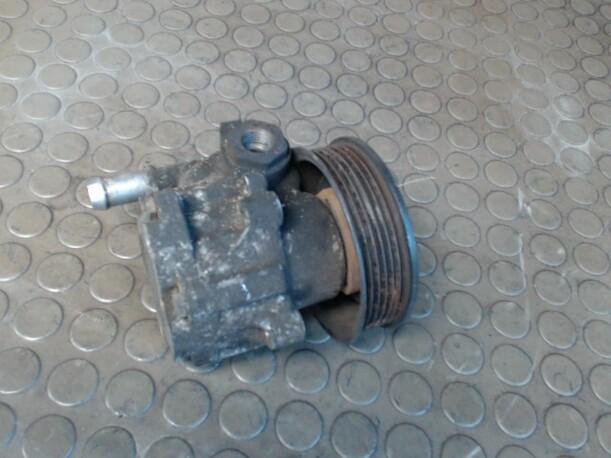 Foto: PUMPE SERVOLENKUNG eines VW Lupo 1.0 GL