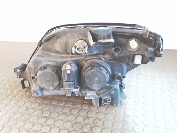 Foto: SCHEINWERFER RECHTS eines Renault Scenic 2.0 16V GL