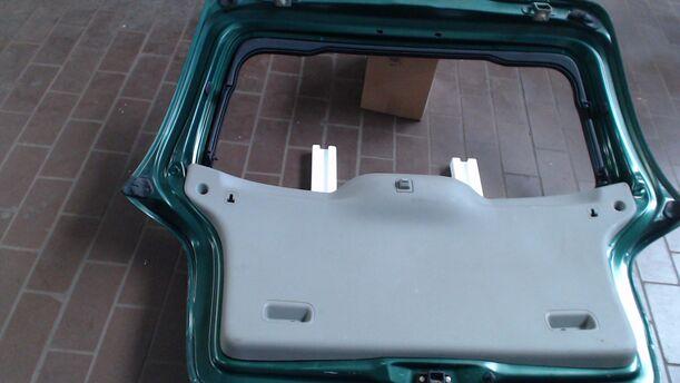 Foto: HECKKLAPPE / HECKDECKEL eines Renault Scenic 2.0 16V
