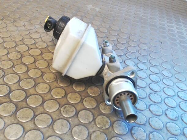 Foto: HAUPTBREMSZYLINDER eines Renault Scenic 2.0 16V