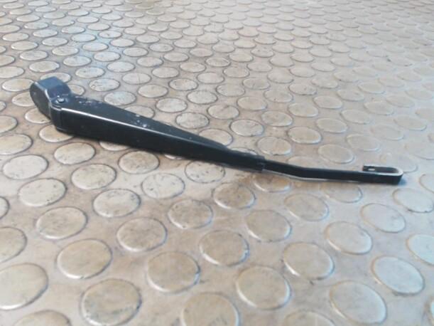 Foto: SCHEIBENWISCHERARM HINTEN eines Ford Focus Turnier TDCi