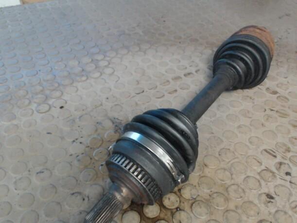 Foto: ANTRIEBSWELLE LINKS (Automatik) eines Opel Vectra GL