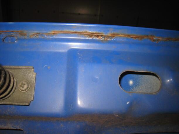 Foto: MOTORHAUBE eines Daewoo Matiz 0.8