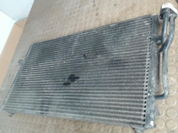 Foto: KONDENSATOR KLIMAANLAGE eines Mitsubishi Carisma GDI CD