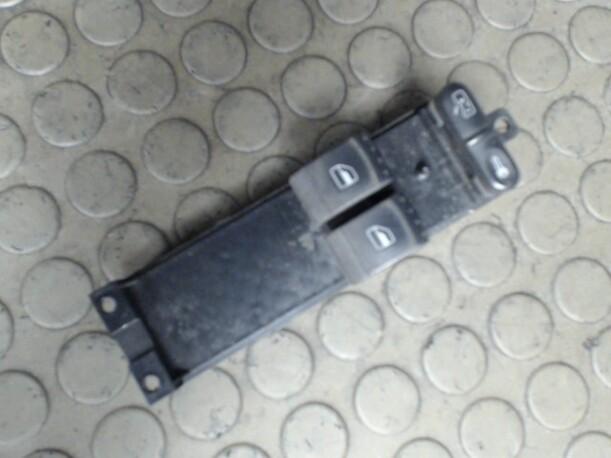Foto: FENSTERHEBERSCHALTER eines VW Golf 1.4