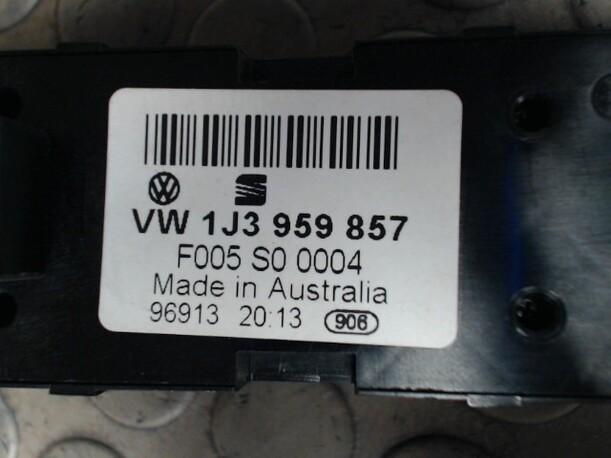 Foto: FENSTERHEBERSCHALTER eines VW Golf 1.4