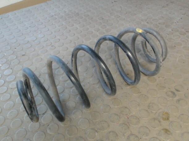 Foto: HINTERFEDER LINKS eines Toyota Yaris 1.3 VVT-i