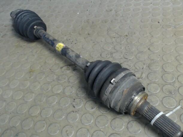 Foto: ANTRIEBSWELLE  LINKS eines Daewoo Matiz 0.8 S