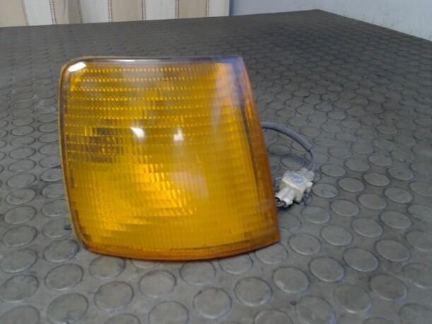 Foto: BLINKER VORN RECHTS eines VW Passat Variant 1.8 GL