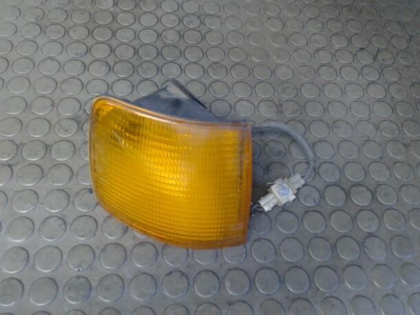 Foto: BLINKER VORN RECHTS eines VW Passat Variant 1.8 GL