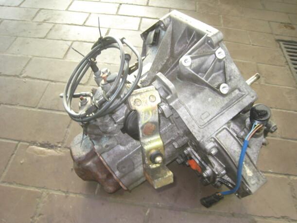 Foto: SCHALTGETRIEBE 5-GANG eines Fiat Bravo 1.4 12V GL