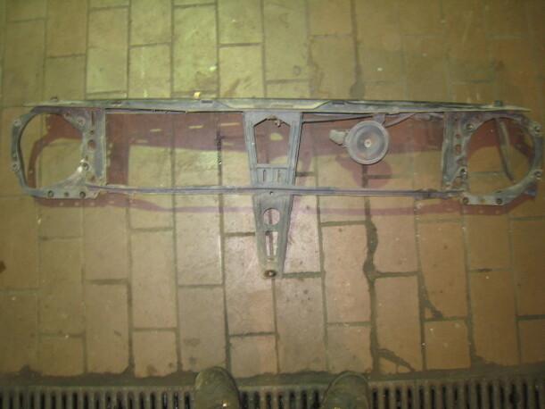 Foto: FRONTBLECH eines VW Golf GL