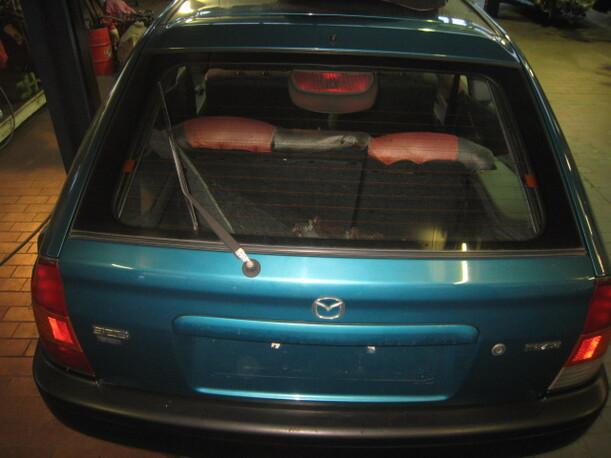 Foto: HECKKLAPPE / HECKDECKEL eines Mazda 323 P 1.4 GL