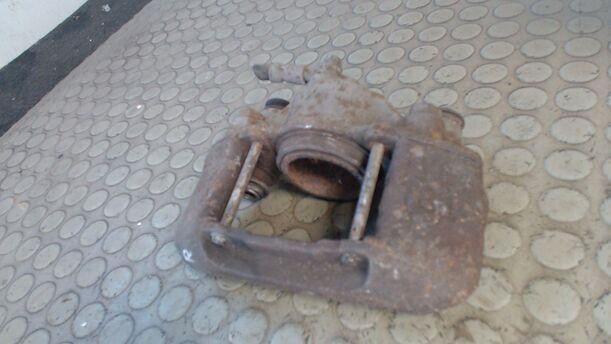Foto: BREMSSATTEL  VORNE RECHTS eines Mazda 323 P 1.4 GL