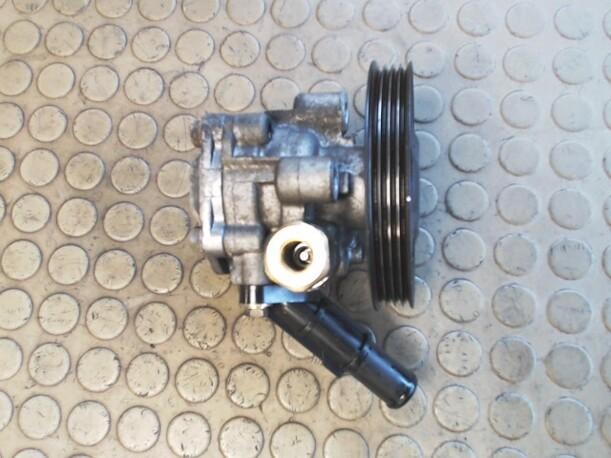 Foto: PUMPE SERVOLENKUNG eines Mazda 323 P 1.4 GL