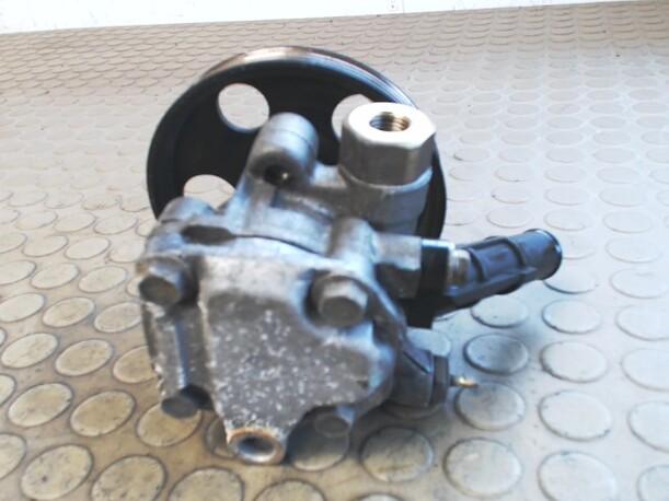 Foto: PUMPE SERVOLENKUNG eines Mazda 323 P 1.4 GL