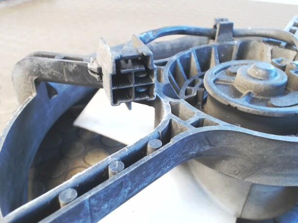 Foto: ELEKTROLÜFTER eines Mazda 323 P 1.4 GL