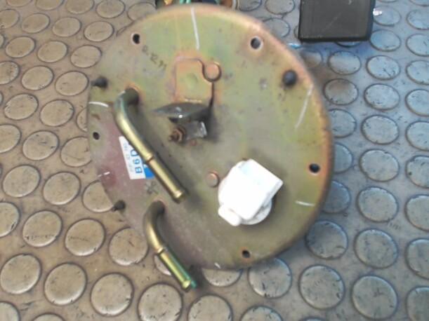 Foto: KRAFTSTOFFPUMPE eines Mazda 323 P 1.4 GL