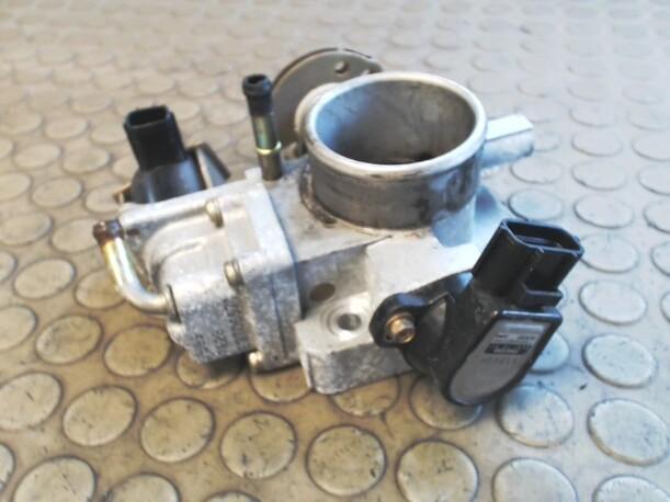 Foto: DROSSELKLAPPENSTUTZEN eines Mazda 323 P 1.4 GL