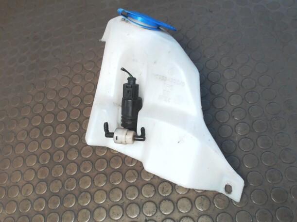 Foto: SCHEIBENWASCHBEHÄLTER eines Seat Arosa 1.7 SDI GL
