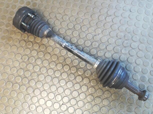 Foto: ANTRIEBSWELLE LINKS eines Seat Arosa 1.7 SDI Fancy