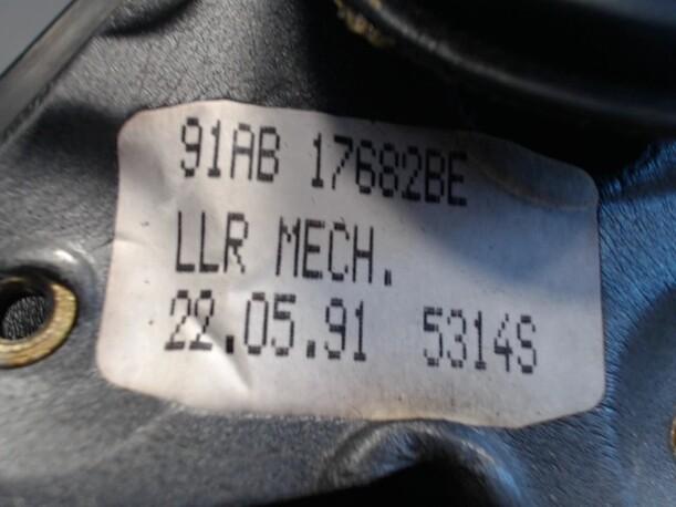 Foto: AUSSENSPIEGEL MECHANISCH VERSTELLBAR RECHTS eines Ford Escort Trendline