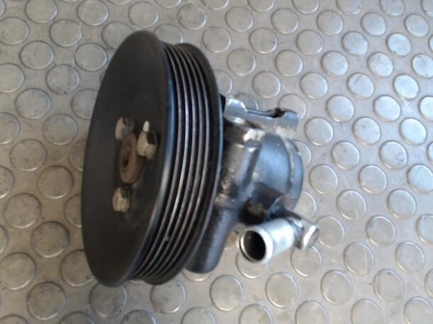 Foto: PUMPE SERVOLENKUNG eines Ford Escort Trendline