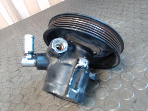 Foto: PUMPE SERVOLENKUNG eines Ford Escort Trendline