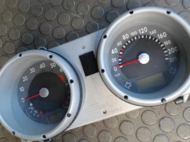 Foto: TACHOEINHEIT eines VW Lupo 1.0