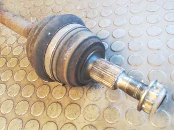 Foto: ANTRIEBSWELLE VORNE LINKS eines Audi A3 1.6