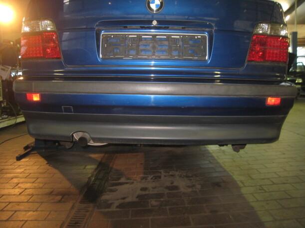Foto: STOßSTANGE / STOSSFÄNGER HINTEN eines BMW 316i compact Ghia