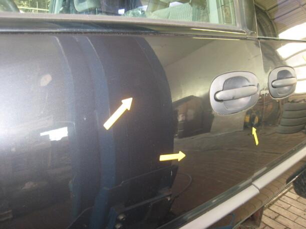 Foto: TÜR VORN LINKS eines Chrysler Voyager 2.5 TD CLX
