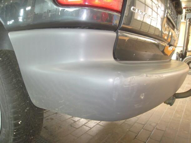Foto: STOßSTANGE / STOSSFÄNGER HINTEN KURZER RADSTAND eines Chrysler Voyager 2.5 TD CLX