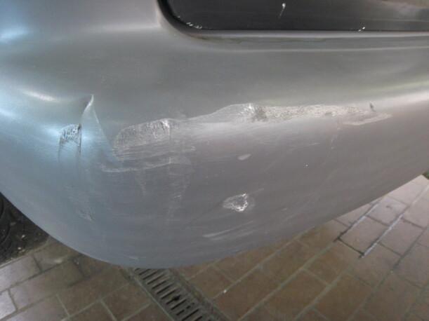 Foto: STOßSTANGE / STOSSFÄNGER HINTEN KURZER RADSTAND eines Chrysler Voyager 2.5 TD CLX