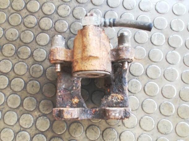 Foto: BREMSSATTEL HINTEN RECHTS eines Chrysler Voyager 2.5 TD CLX