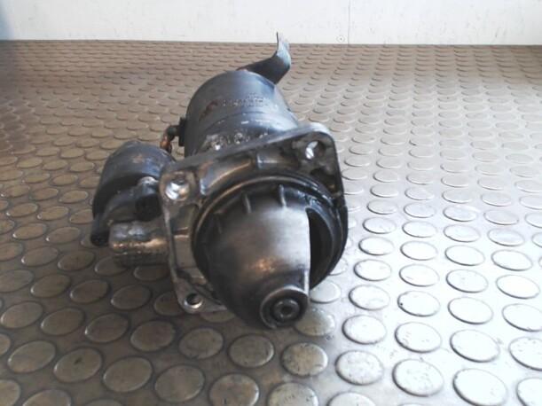 Foto: ANLASSER / STARTER BOSCH eines Chrysler Voyager 2.5 TD CLX