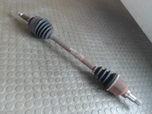 Foto: ANTRIEBSWELLE VORN LINKS eines Citroen C3 Pluriel 1.4 GT