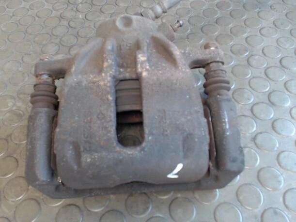 Foto: BREMSSATTEL VORN LINKS eines Citroen C3 Pluriel 1.4