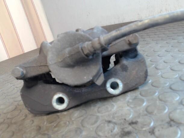 Foto: BREMSSATTEL VORN RECHTS eines Citroen C3 Pluriel 1.4