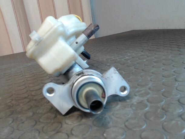 Foto: HAUPTBREMSZYLINDER eines Citroen C3 Pluriel 1.4
